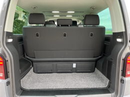 Kofferraum des VW T6 Multivan mit kurzem Radstand
